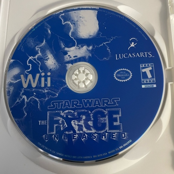 Lucasarts Star Wars The Force Unleashed Wii.      T teen with book - Picture 4 of 5